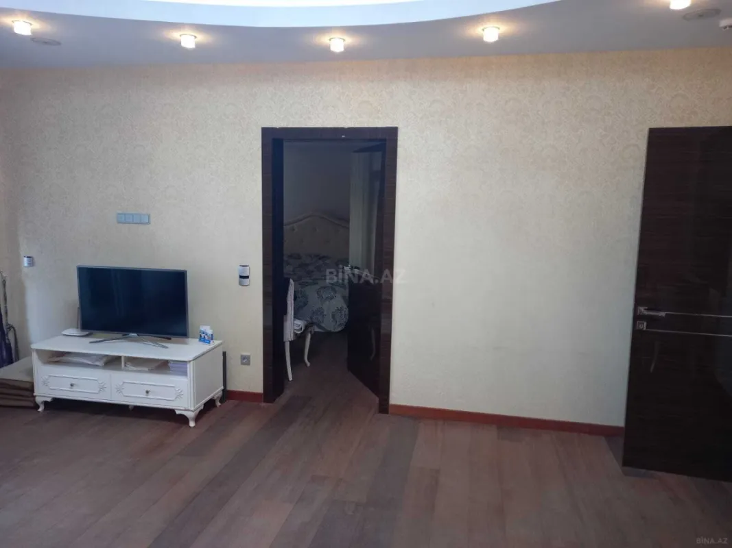 Kirayə verilir 3 otaqlı mənzil 143 m²