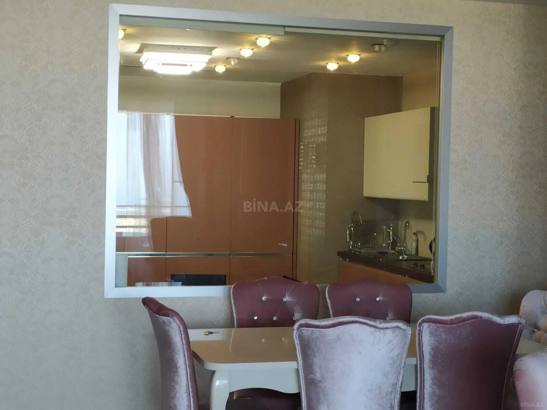 Kirayə verilir 3 otaqlı mənzil 143 m²