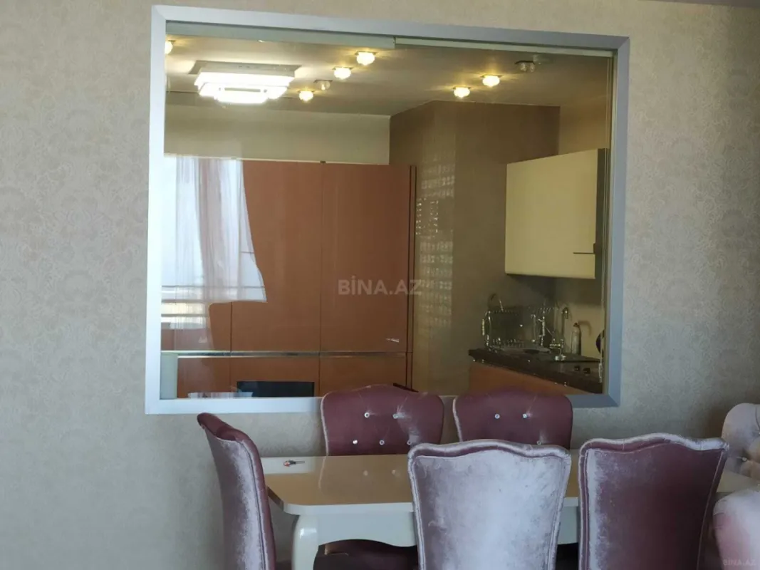 Kirayə verilir 3 otaqlı mənzil 143 m²