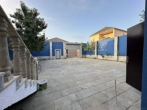 Satılır həyət evi 200 m²