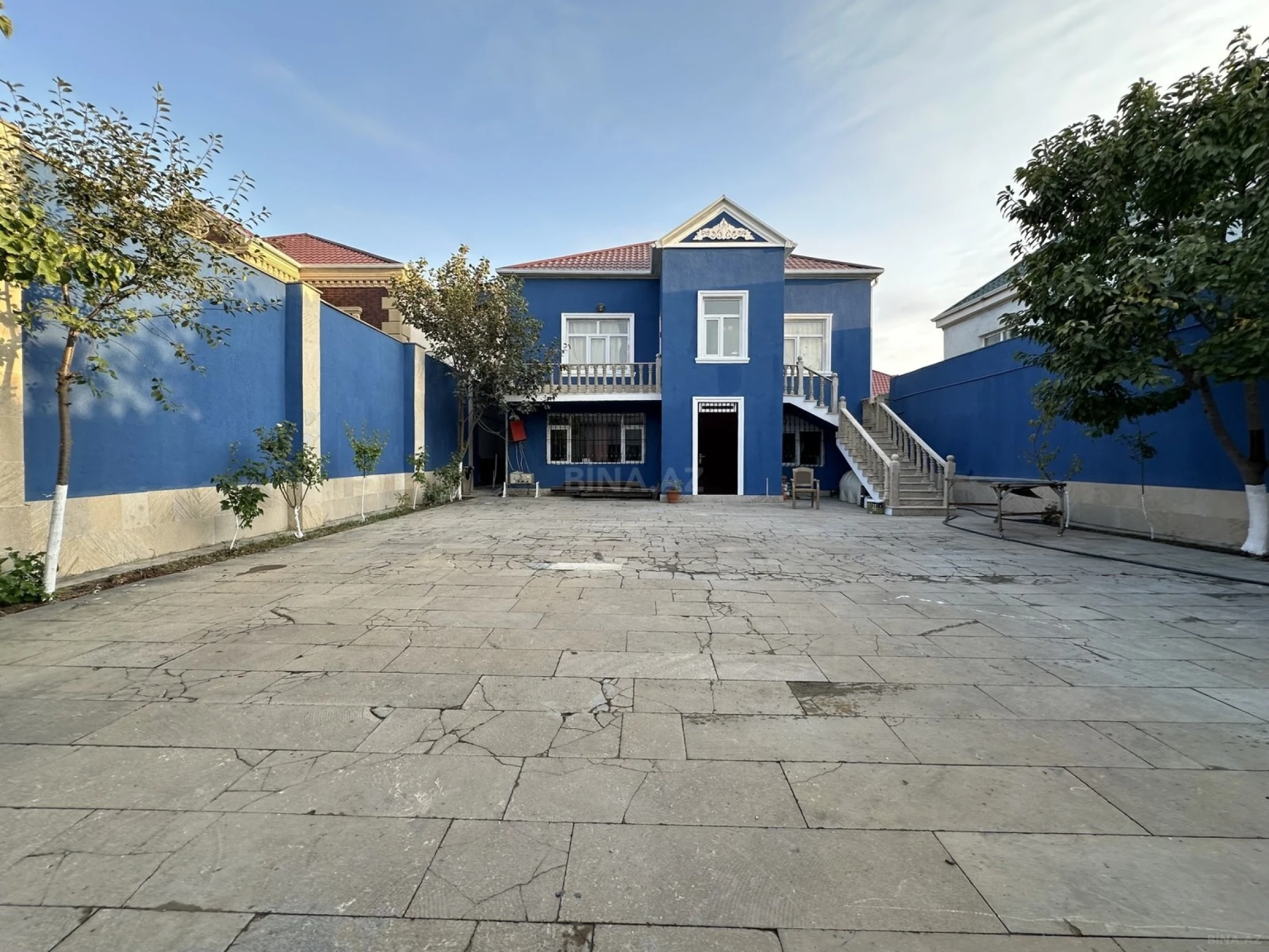 Satılır həyət evi 200 m²