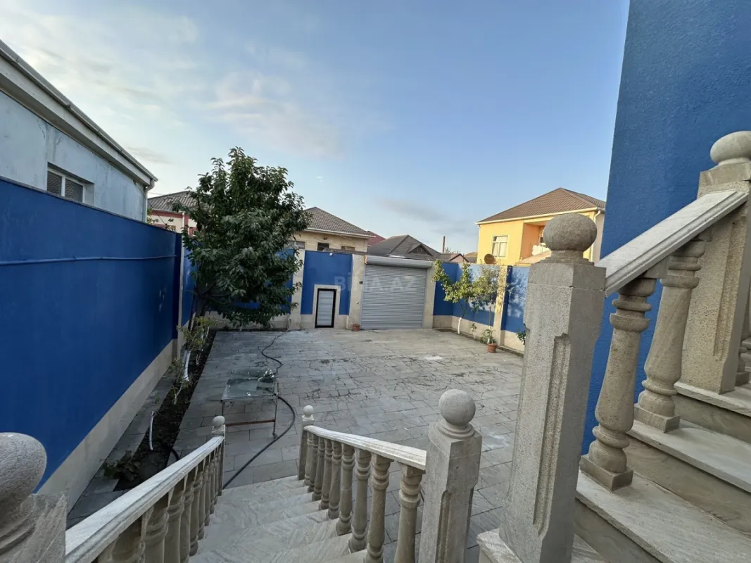 Satılır həyət evi 200 m²
