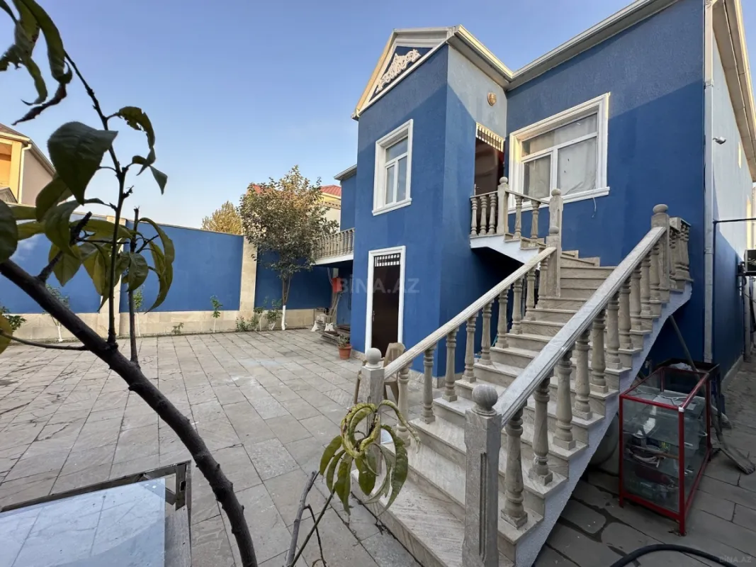 Satılır həyət evi 200 m²