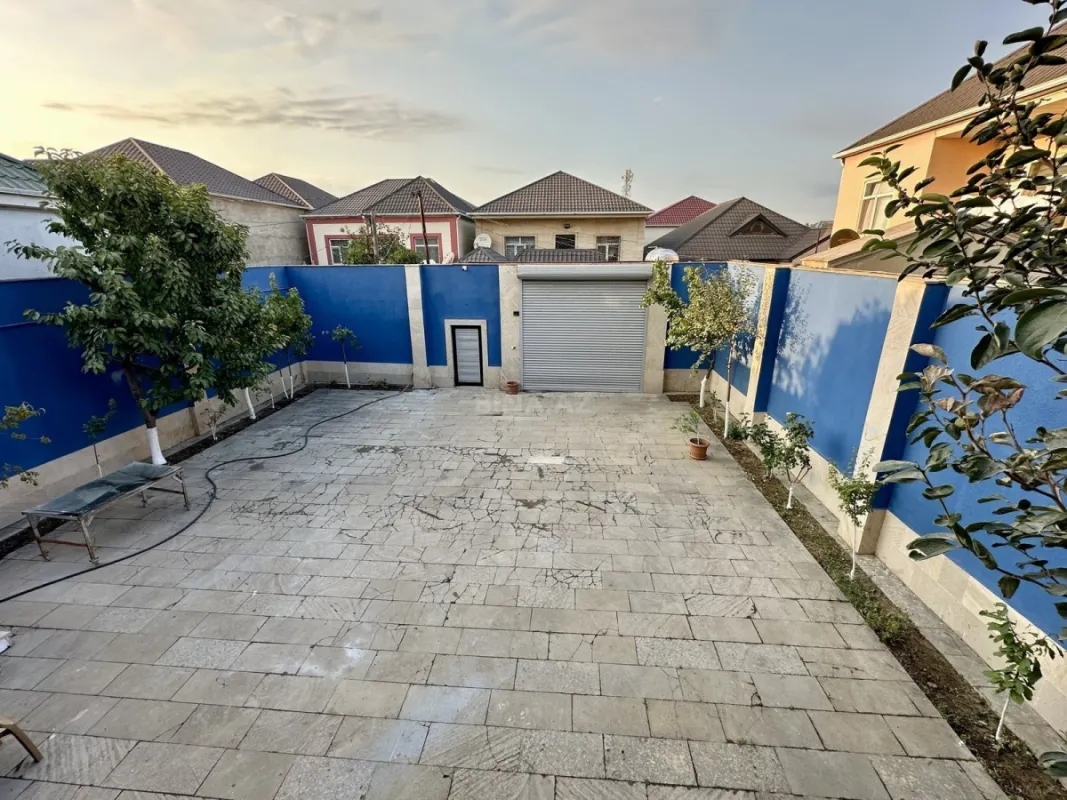 Satılır həyət evi 200 m²