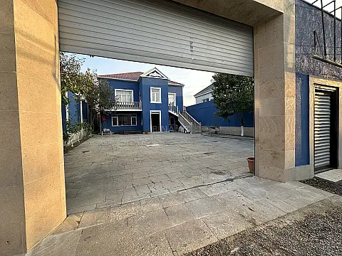 Satılır həyət evi 200 m²