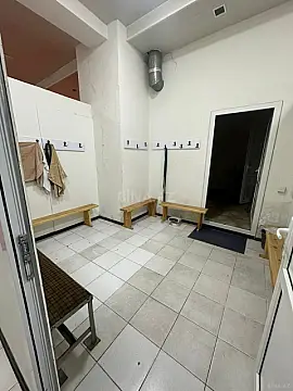 Satılır obyekt 200 m²