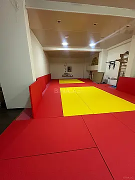 Satılır obyekt 200 m²