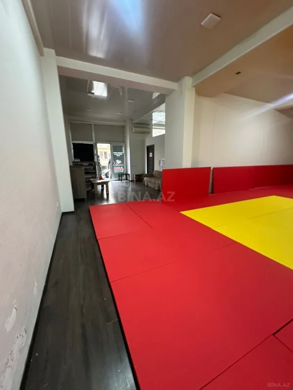 Satılır obyekt 200 m²