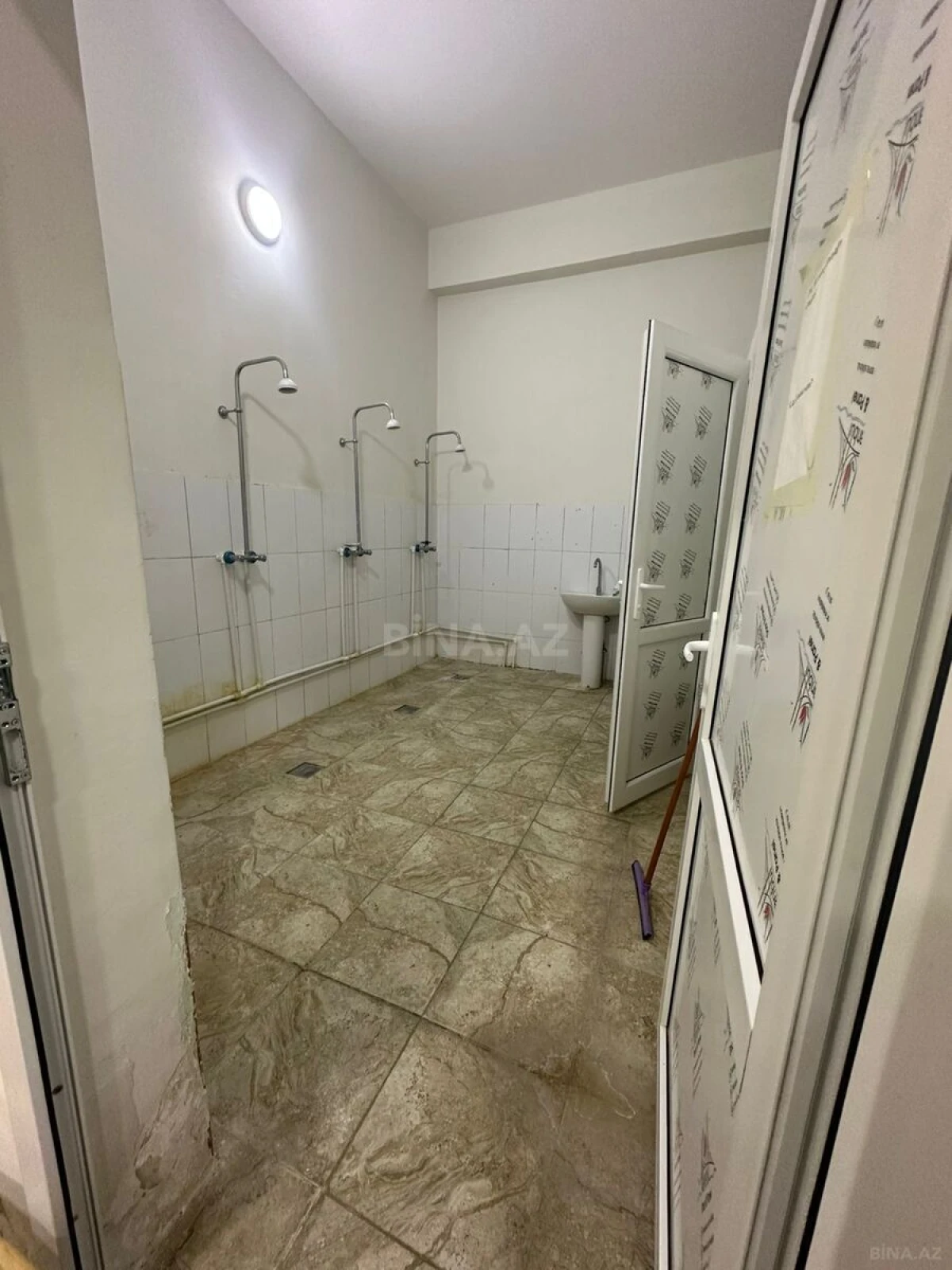 Satılır obyekt 200 m²