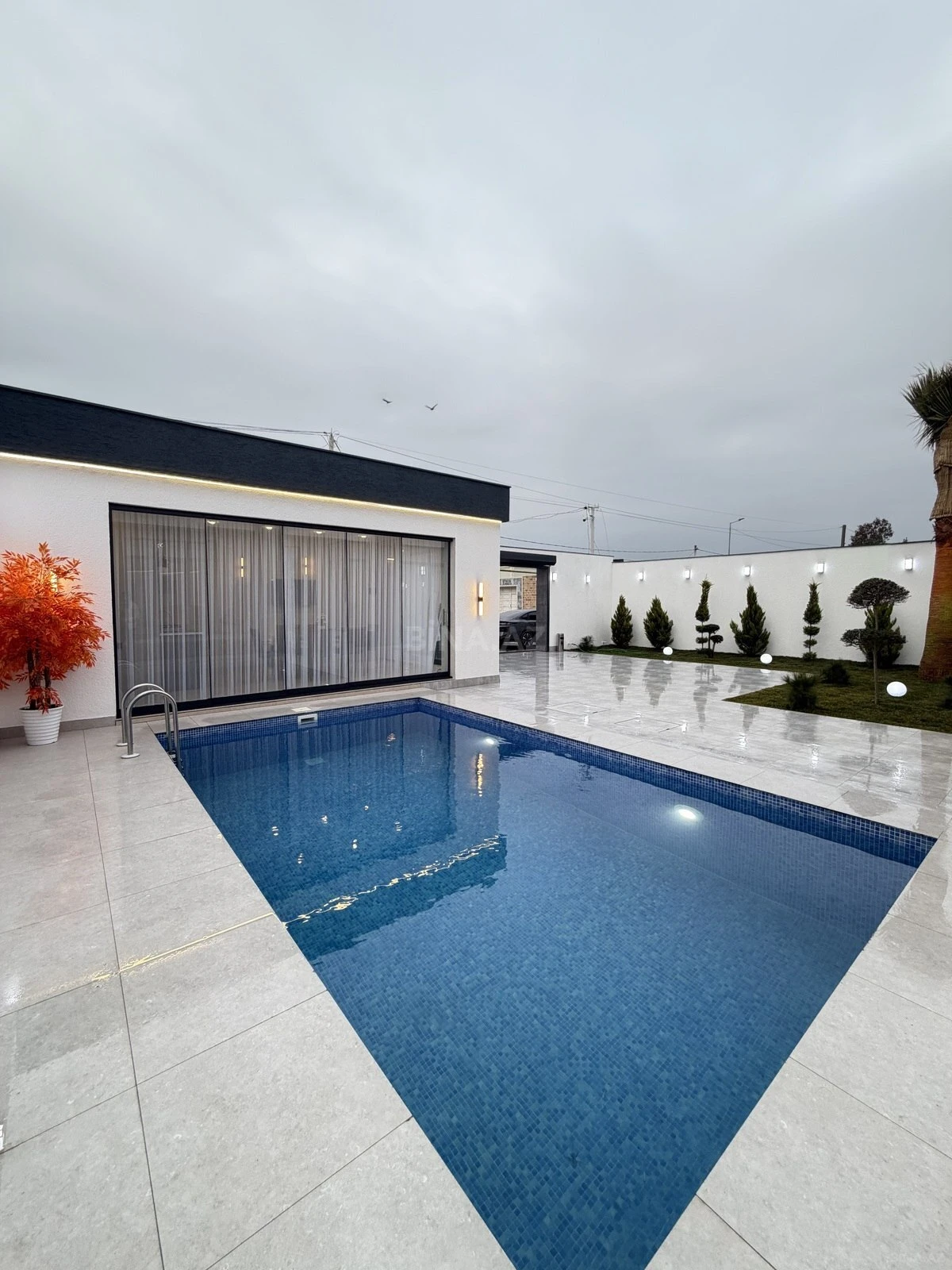 Satılır 4 otaqlı həyət evi 180 m²