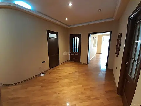 Satılır 3 otaqlı mənzil 165 m²