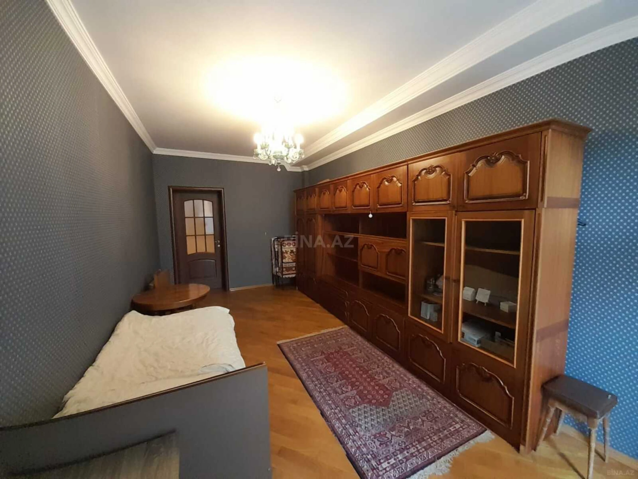 Satılır 3 otaqlı mənzil 165 m²