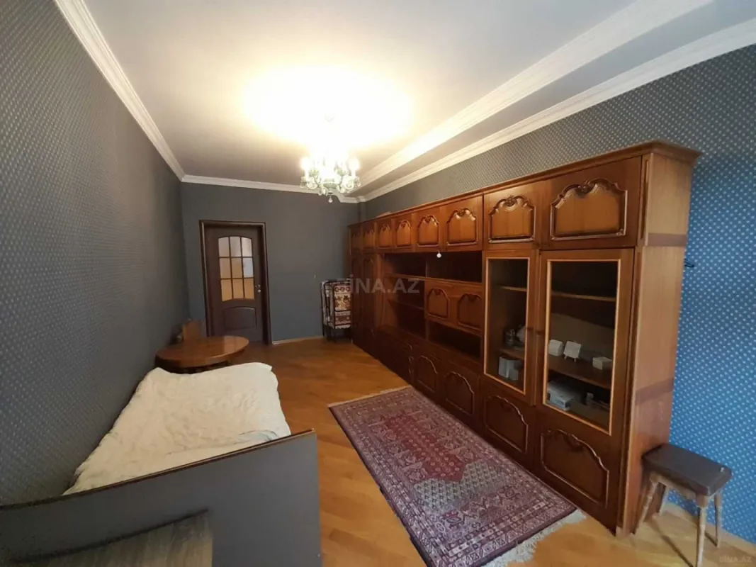 Satılır 3 otaqlı mənzil 165 m²