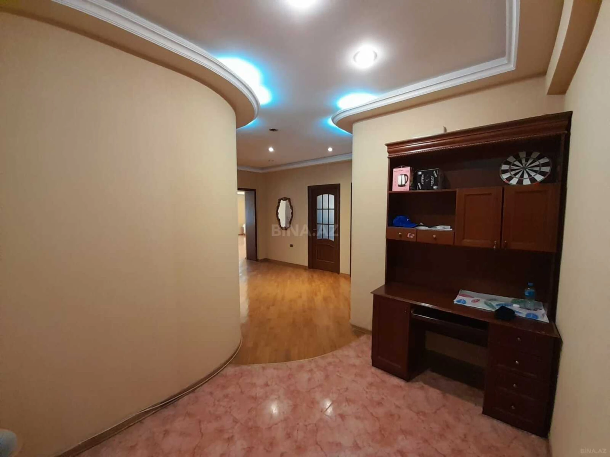 Satılır 3 otaqlı mənzil 165 m²