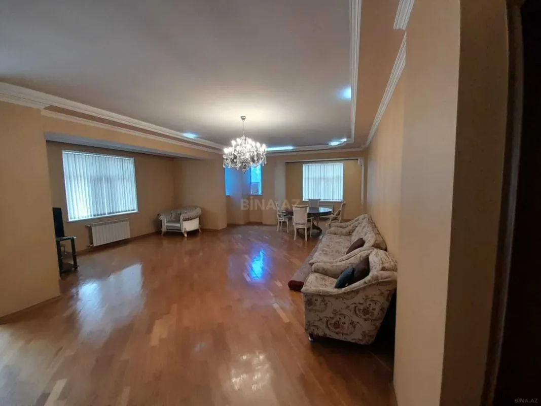 Satılır 3 otaqlı mənzil 165 m²