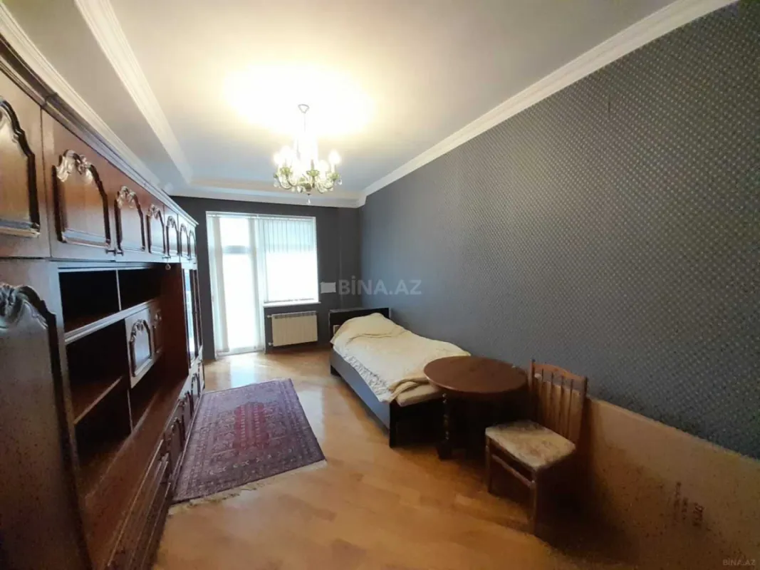 Satılır 3 otaqlı mənzil 165 m²