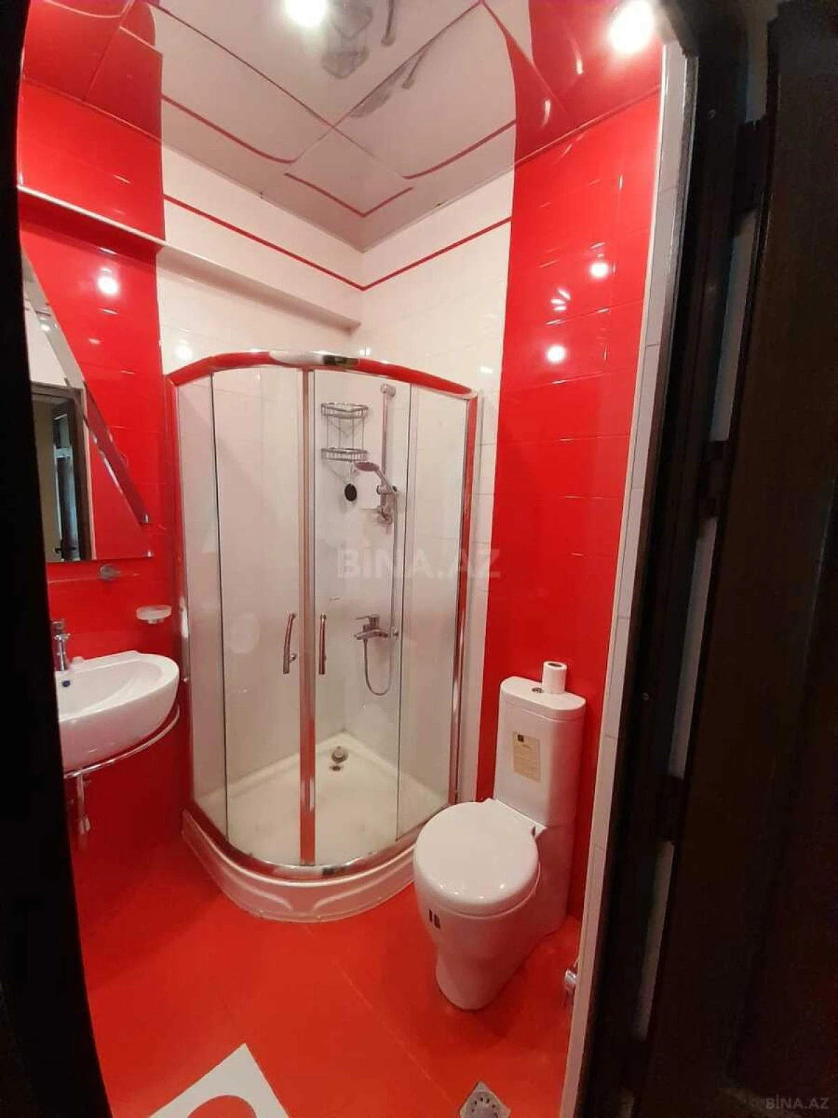 Satılır 3 otaqlı mənzil 165 m²
