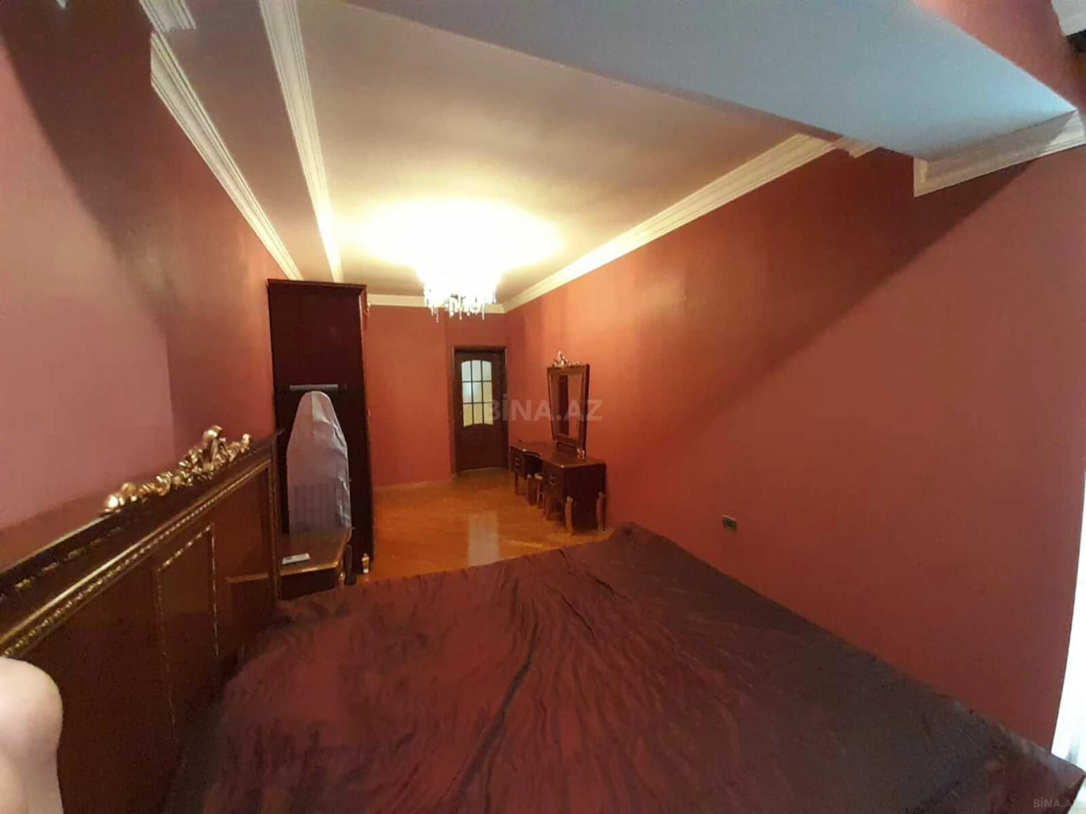Satılır 3 otaqlı mənzil 165 m²