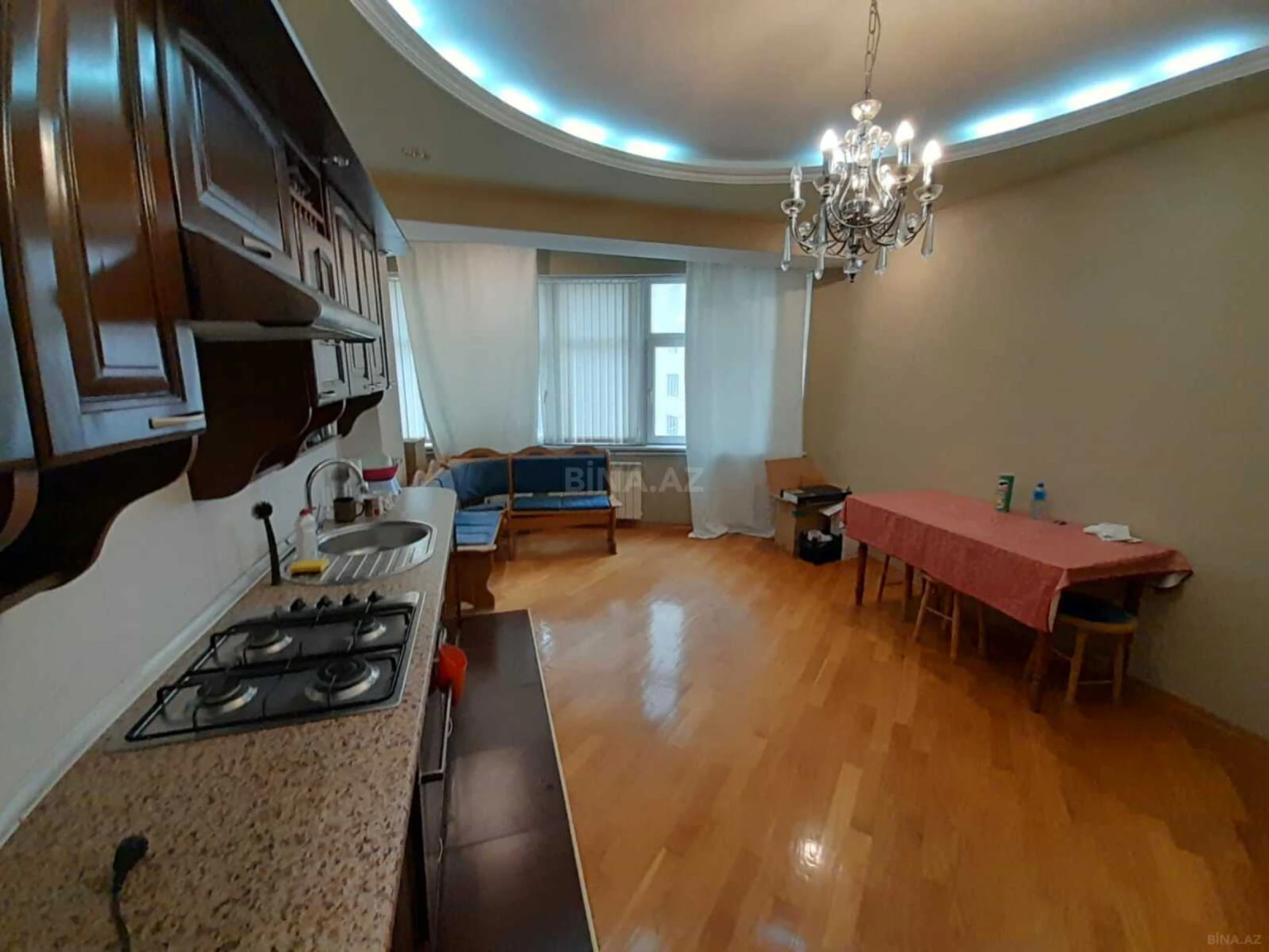 Satılır 3 otaqlı mənzil 165 m²