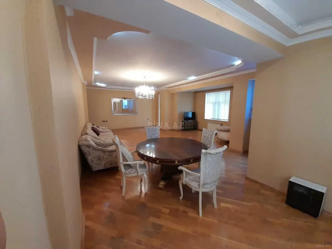 Satılır 3 otaqlı mənzil 165 m²