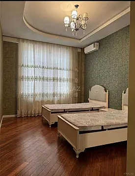 Kirayə verilir 4 otaqlı mənzil 180 m²