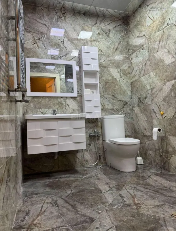 Kirayə verilir 4 otaqlı mənzil 180 m²