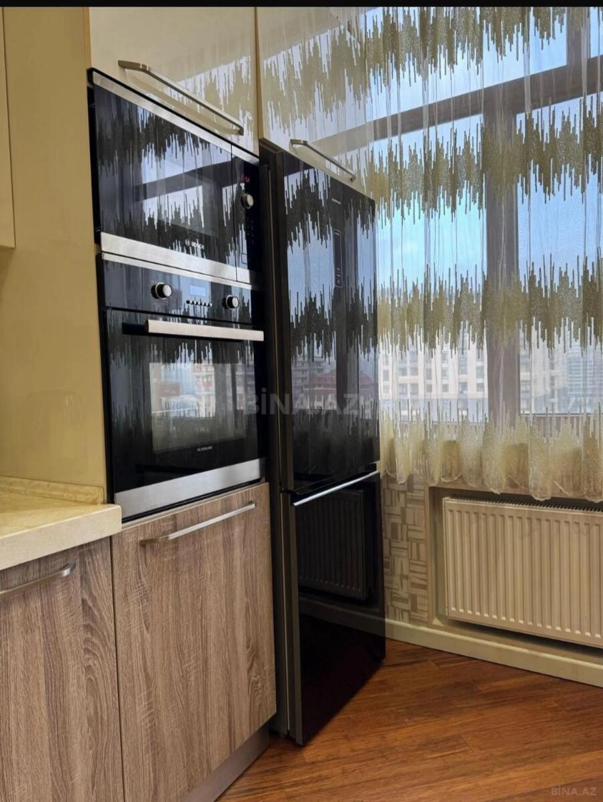 Kirayə verilir 4 otaqlı mənzil 180 m²