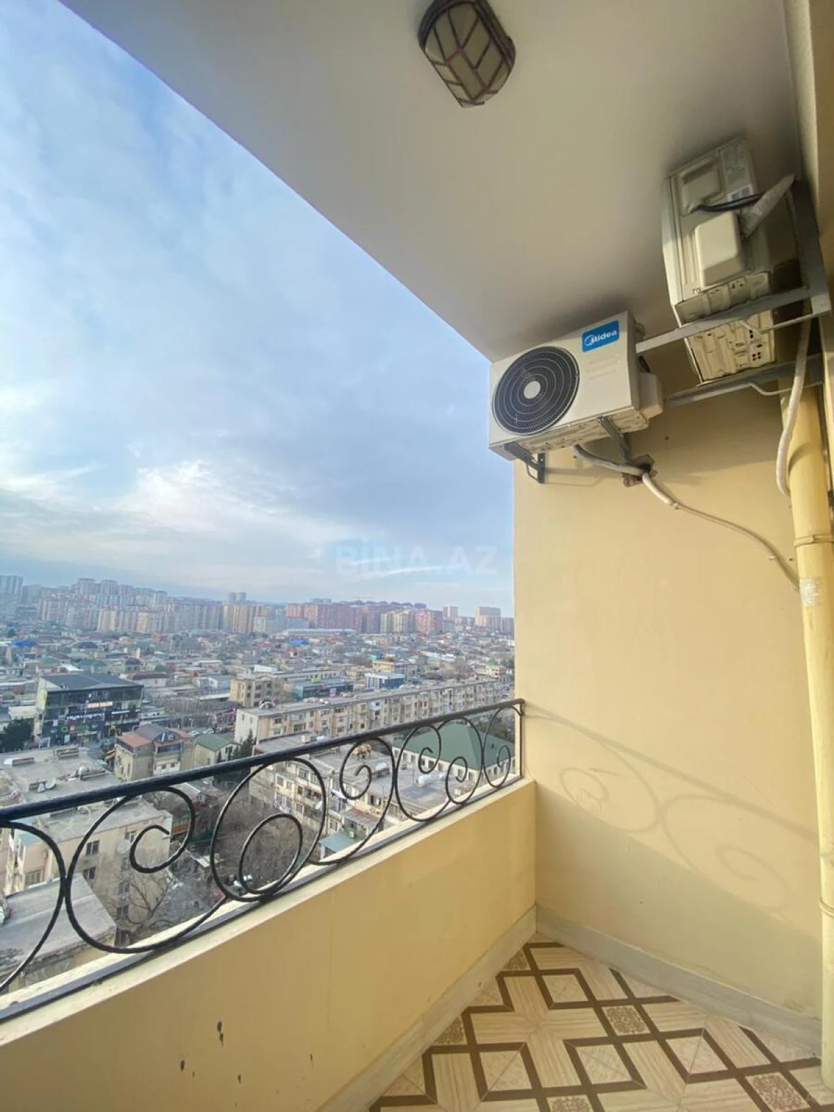 Kirayə verilir 2 otaqlı mənzil 90 m²