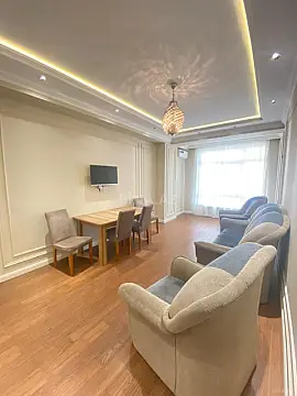 Kirayə verilir 2 otaqlı mənzil 90 m²