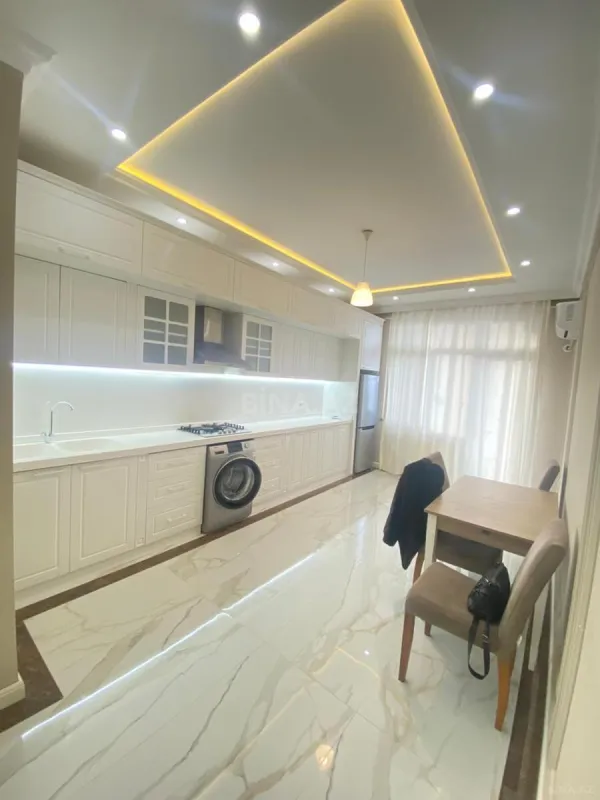 Kirayə verilir 2 otaqlı mənzil 90 m²