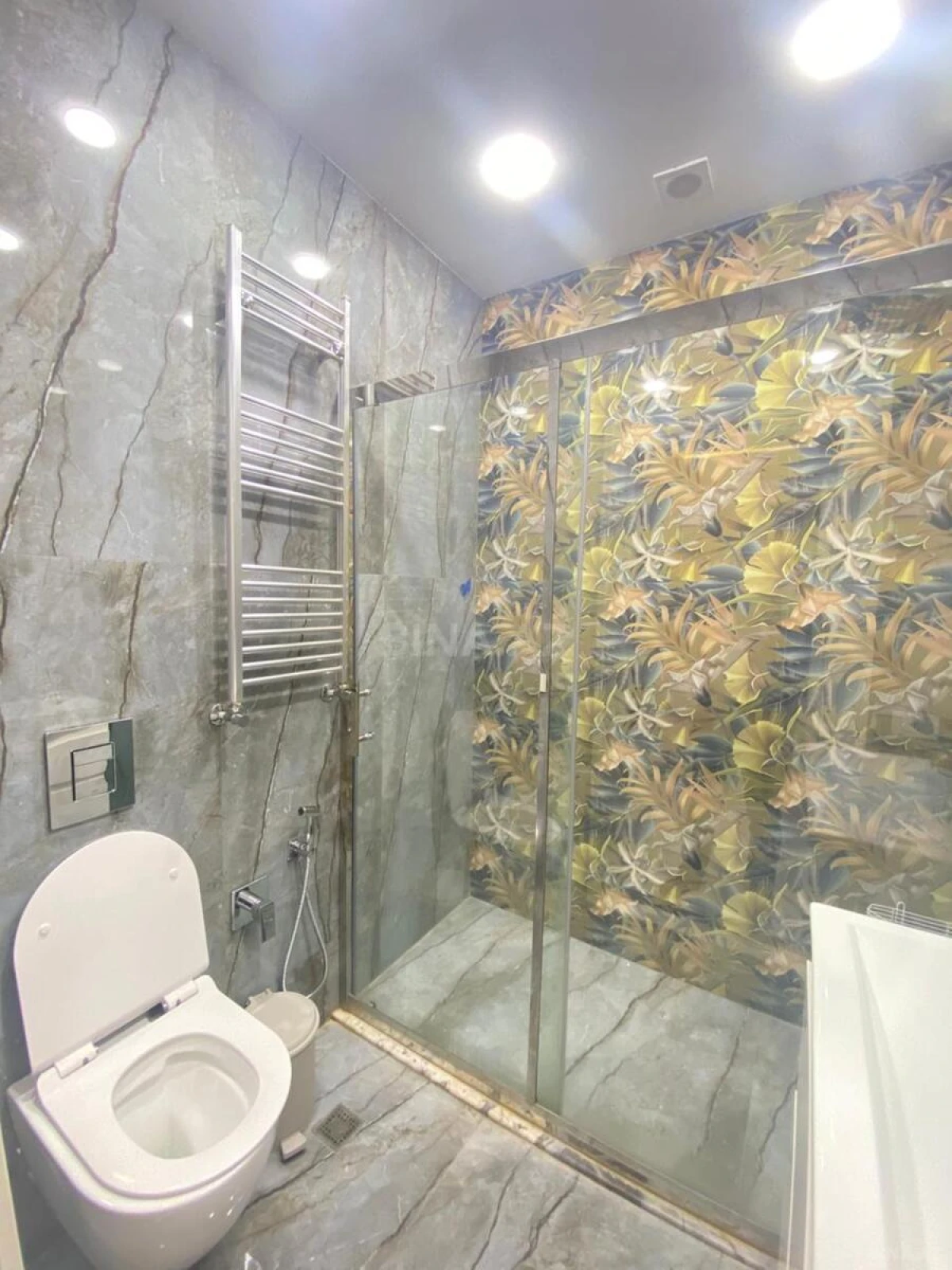 Kirayə verilir 2 otaqlı mənzil 90 m²