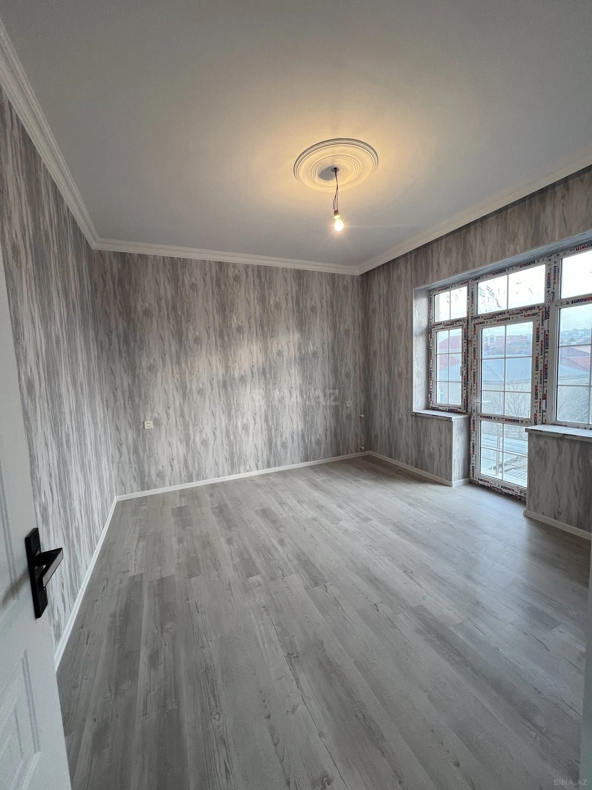 Satılır 7 otaqlı həyət evi 250 m²