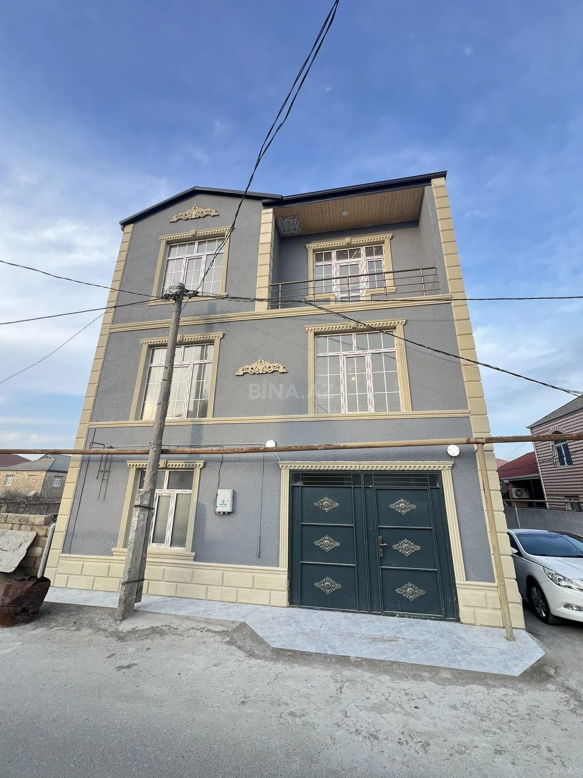 Satılır 7 otaqlı həyət evi 250 m²