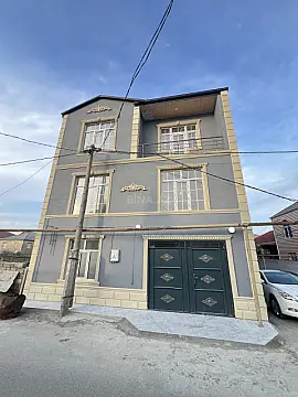Satılır 7 otaqlı həyət evi 250 m²