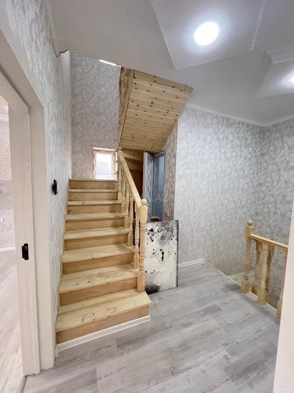 Satılır 7 otaqlı həyət evi 250 m²