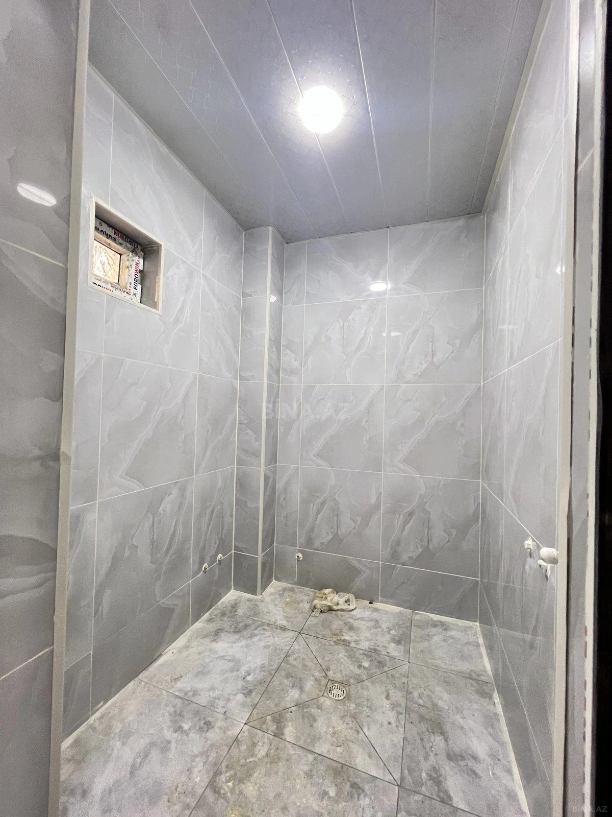 Satılır 7 otaqlı həyət evi 250 m²