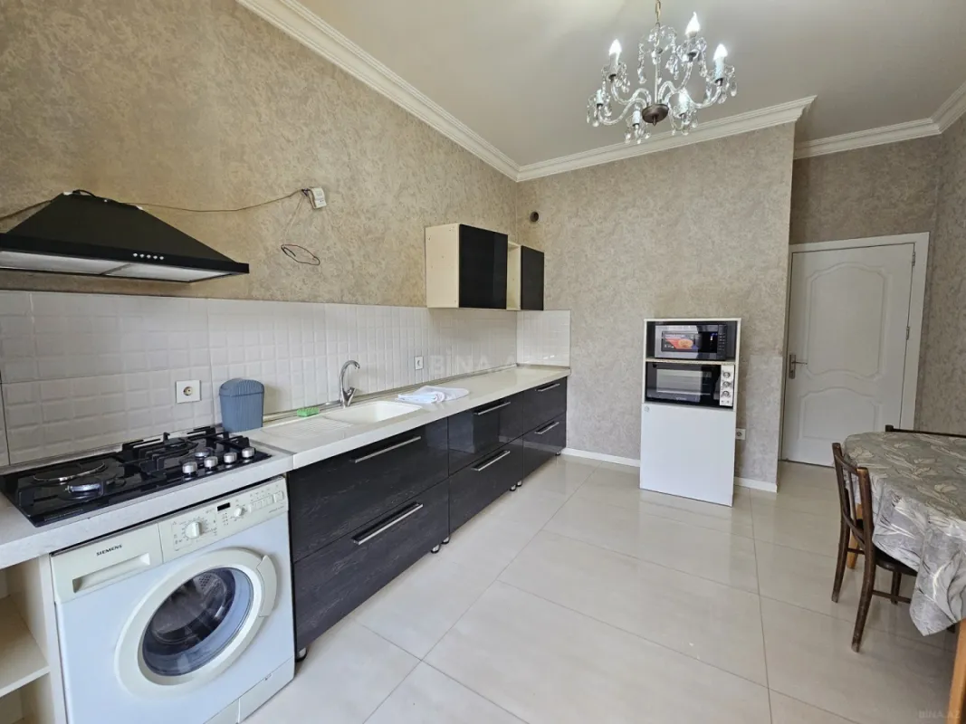 Satılır 3 otaqlı mənzil 110 m²