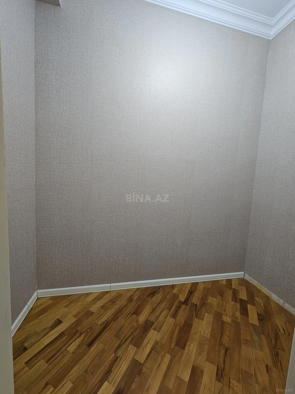 Satılır 3 otaqlı mənzil 110 m²