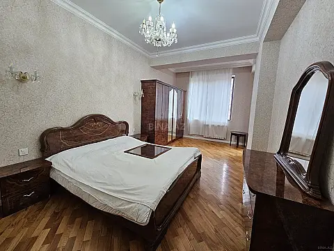 Satılır 3 otaqlı mənzil 110 m²