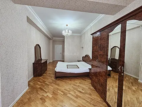 Satılır 3 otaqlı mənzil 110 m²