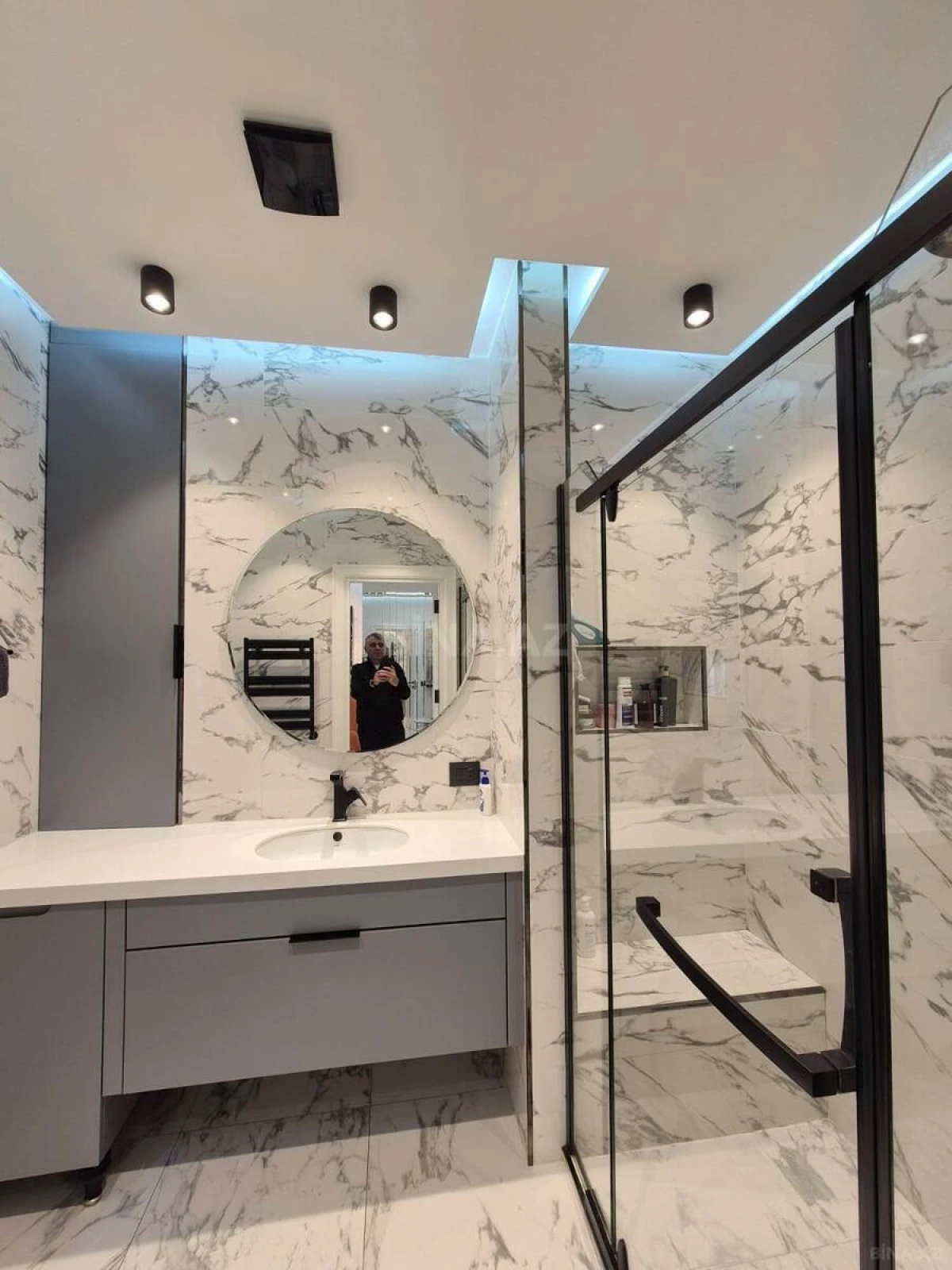 Satılır 4 otaqlı mənzil 192 m²