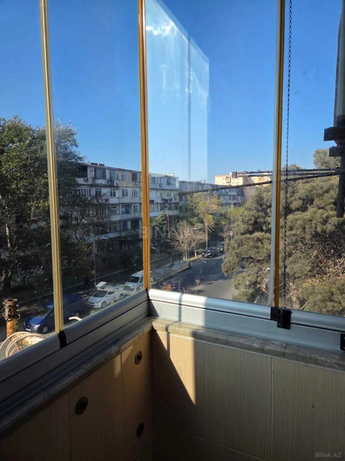 Satılır 3 otaqlı mənzil 145 m²