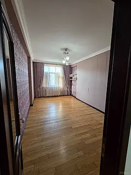 Satılır 3 otaqlı mənzil 145 m²