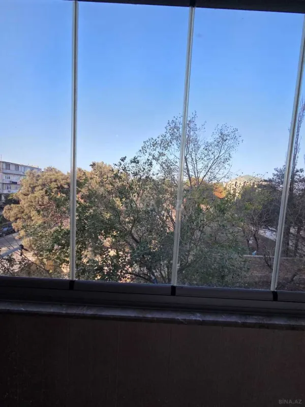 Satılır 3 otaqlı mənzil 145 m²