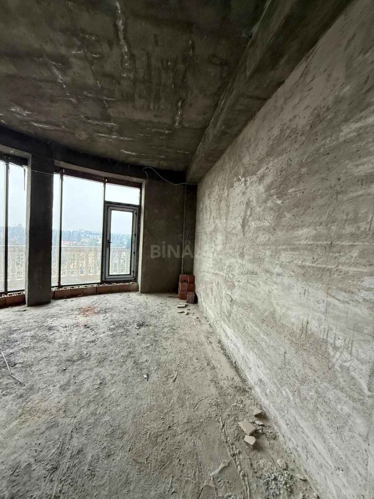 Satılır 2 otaqlı mənzil 88 m²