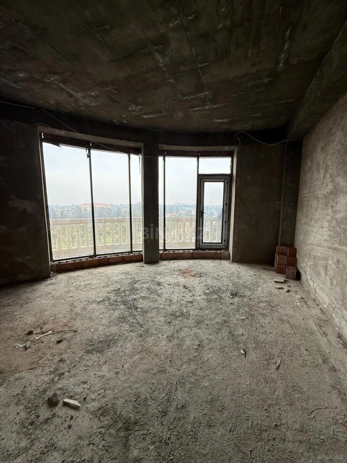 Satılır 2 otaqlı mənzil 88 m²