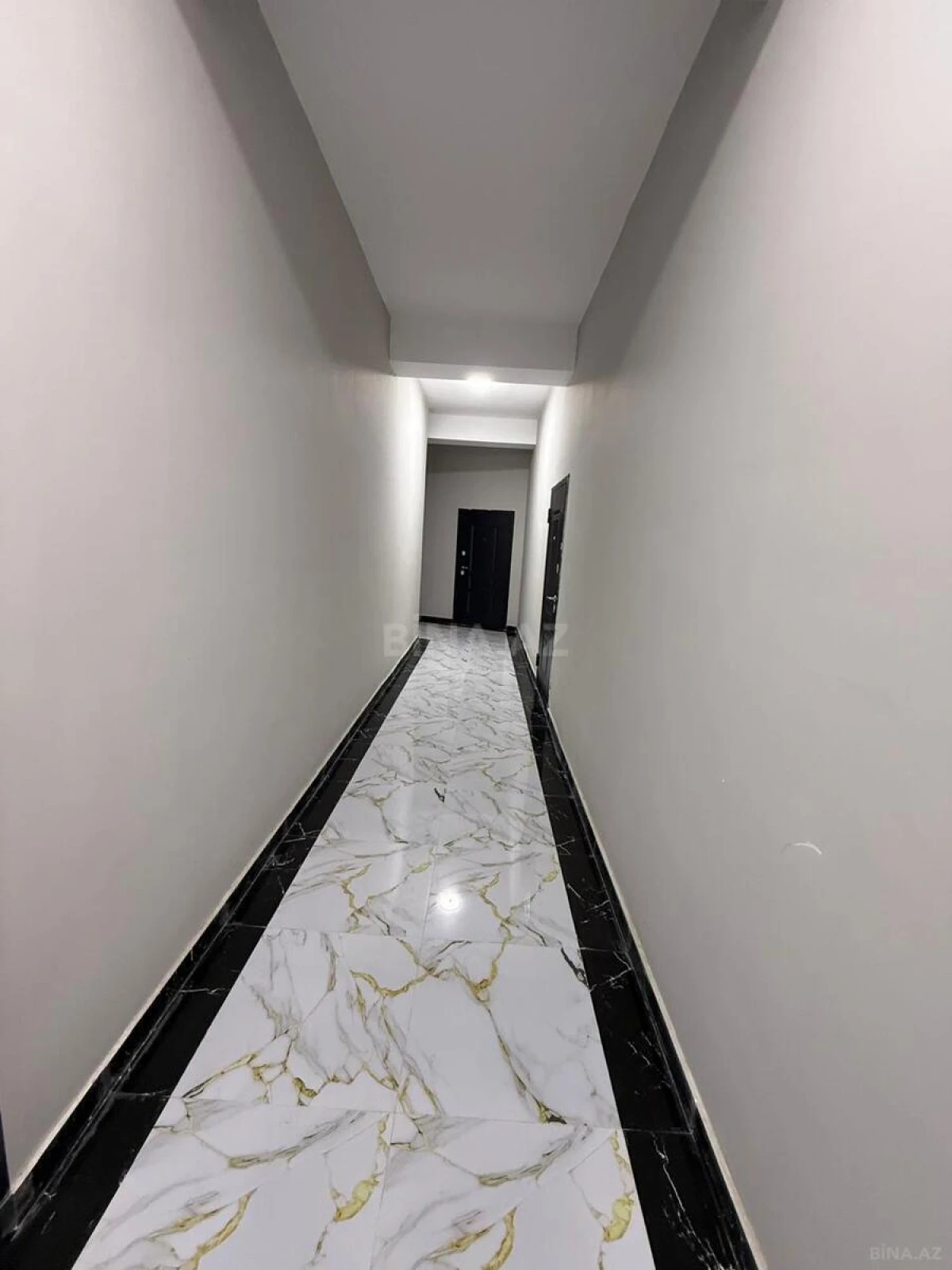 Satılır 2 otaqlı mənzil 88 m²
