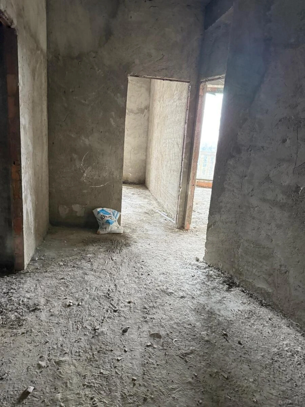 Satılır 2 otaqlı mənzil 88 m²