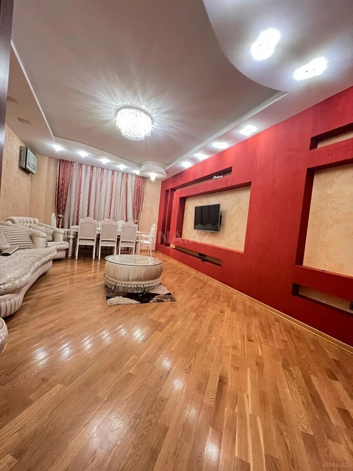 Kirayə verilir 3 otaqlı mənzil 140 m²
