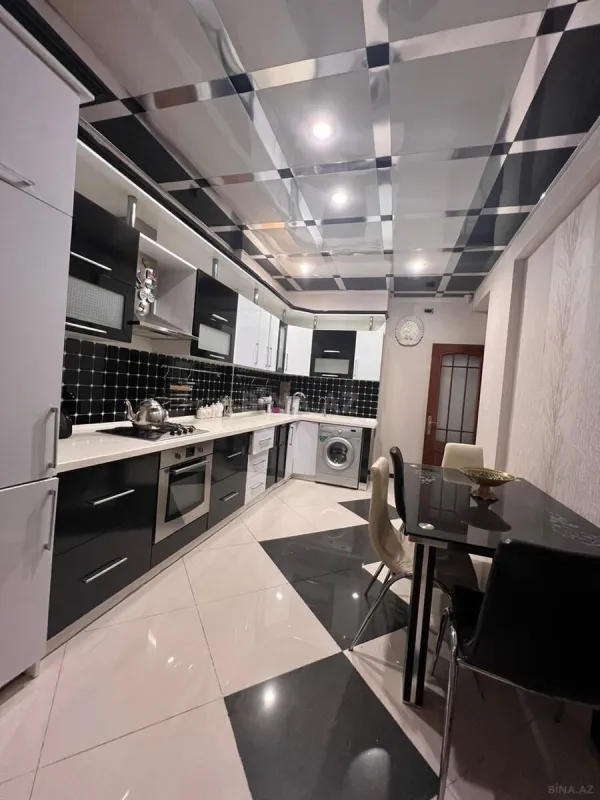 Kirayə verilir 3 otaqlı mənzil 140 m²